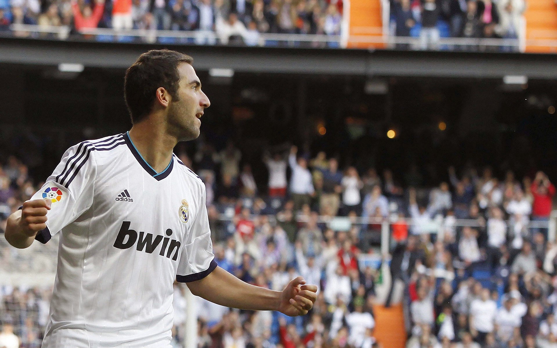 _大赛专访：幕后故事揭示比赛的精彩与辛苦_，比赛幕后工作者